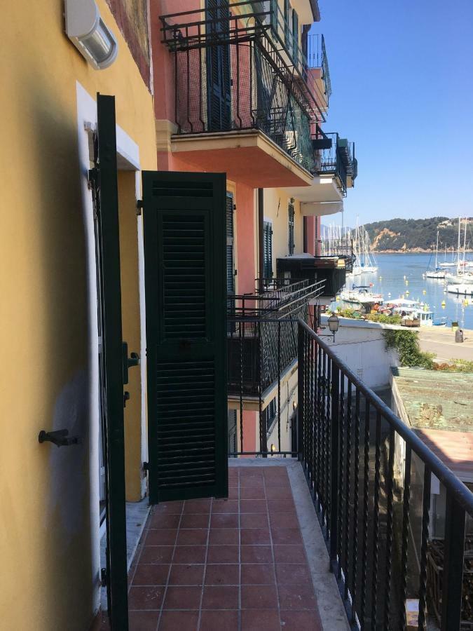 Il Mare Di Cecy - Splendido Appartamento Леричи Екстериор снимка